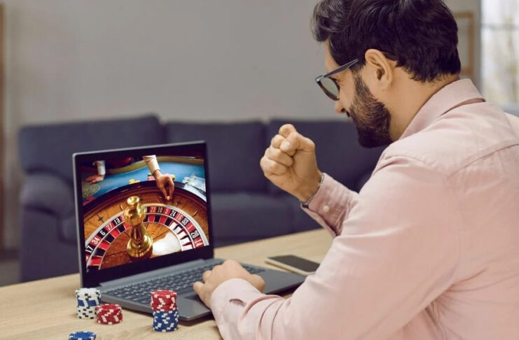 A Comprehensive Guide to Playing and Winning at Online Slots in Singapore